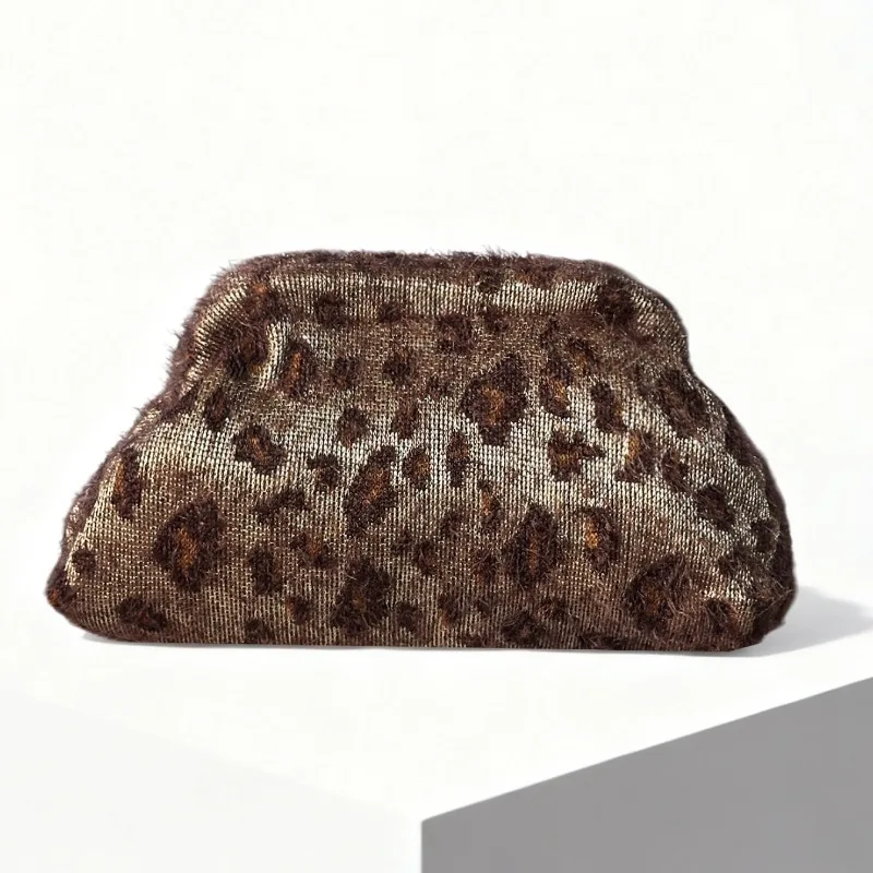 

2025 плюшевый осенне-зимний новый модный повседневный и универсальный клатч с леопардовым принтом большой вместимости в стиле ретро