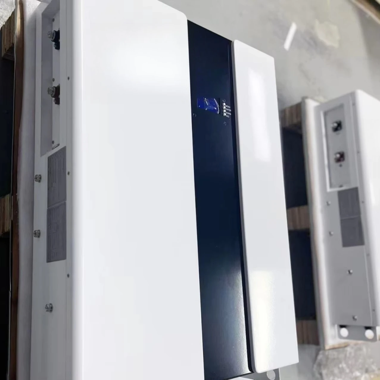 جدار الطاقة Lifepo4 بطارية 10kwh 20kwh 48v 200ah بطارية النظام الشمسي المنزلي مع العاكس 15kw Lifepo4 بطارية ليثيوم أيون