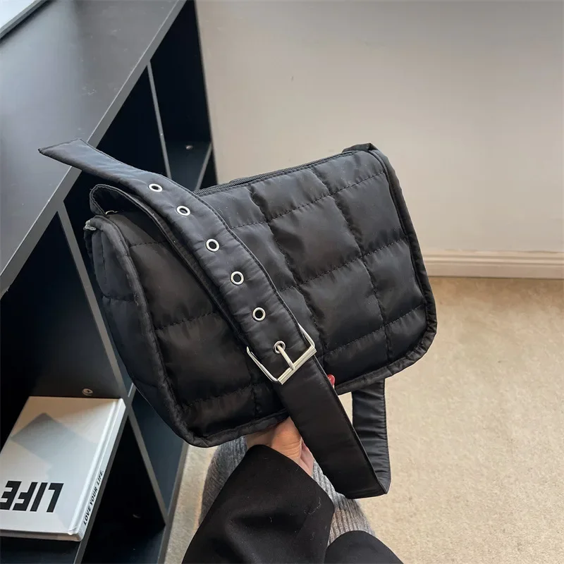 

Fashion casual shoulder bag, high-end sense niche messenger bag, versatile small square bag