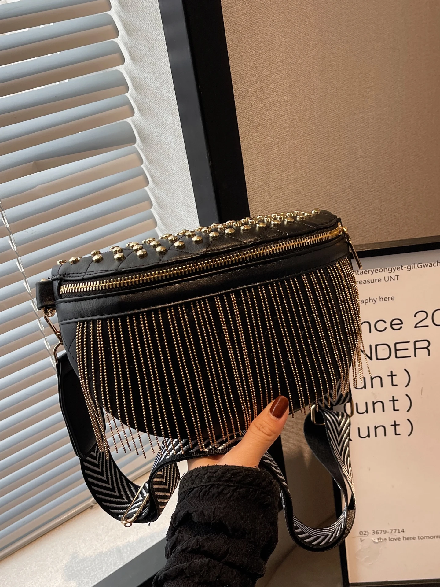 

Faionable Casual Wide Strap Crossbody Bag Small Square Bag Leisure Tote Women's Handbag Sli Satchel Trendy Ins Bag