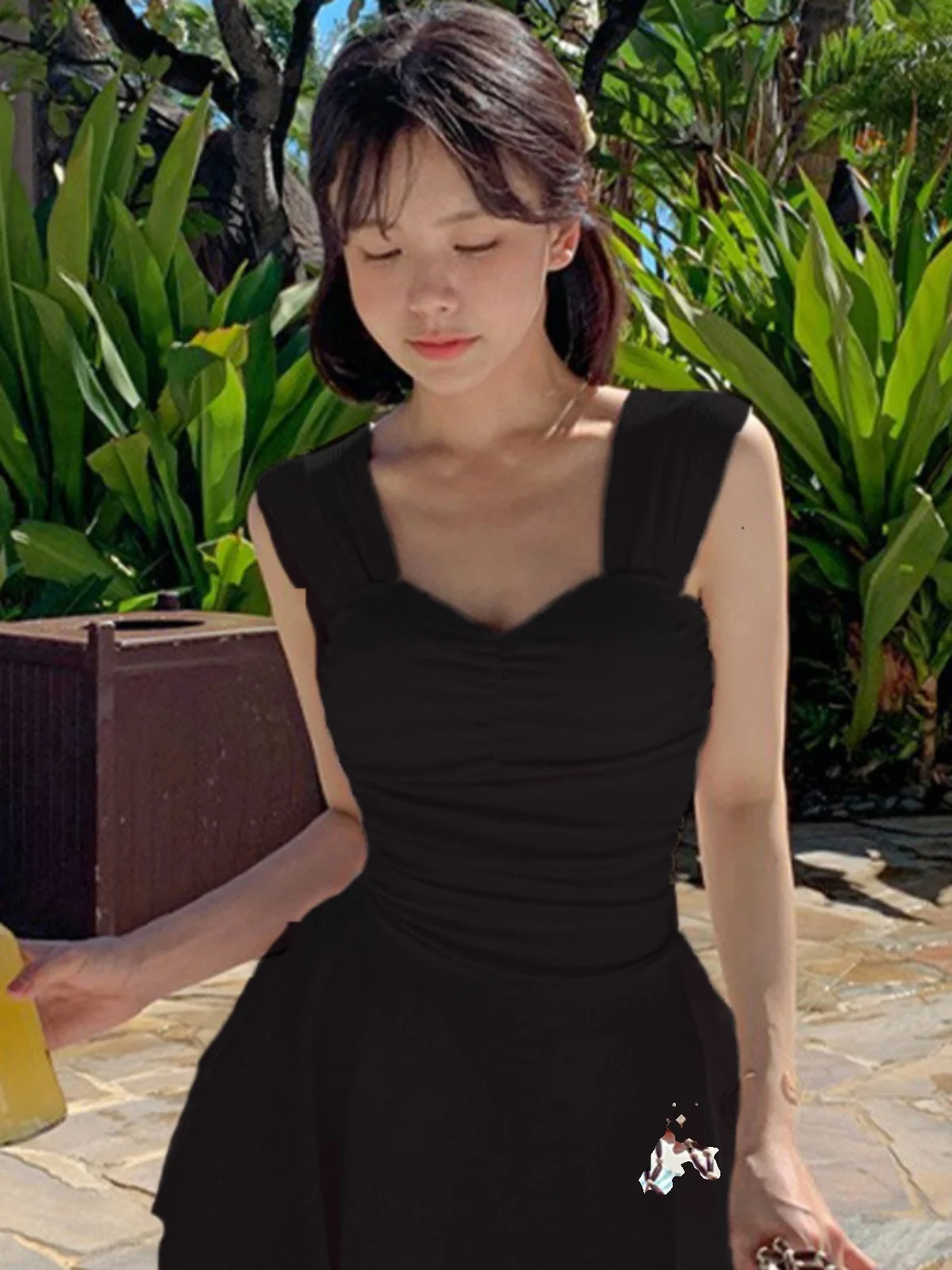 ชุดว่ายน้ำวันพีซสำหรับผู้หญิงแบบใหม่ กระโปรงคลุมหน้าท้อง ช่วยให้ดูผอมเพรียว เซ็กซี่ สไตล์นางฟ้า เหมาะสำหรับแช่น้ำพุร้อน ชุดว่ายน้ำลำลอง