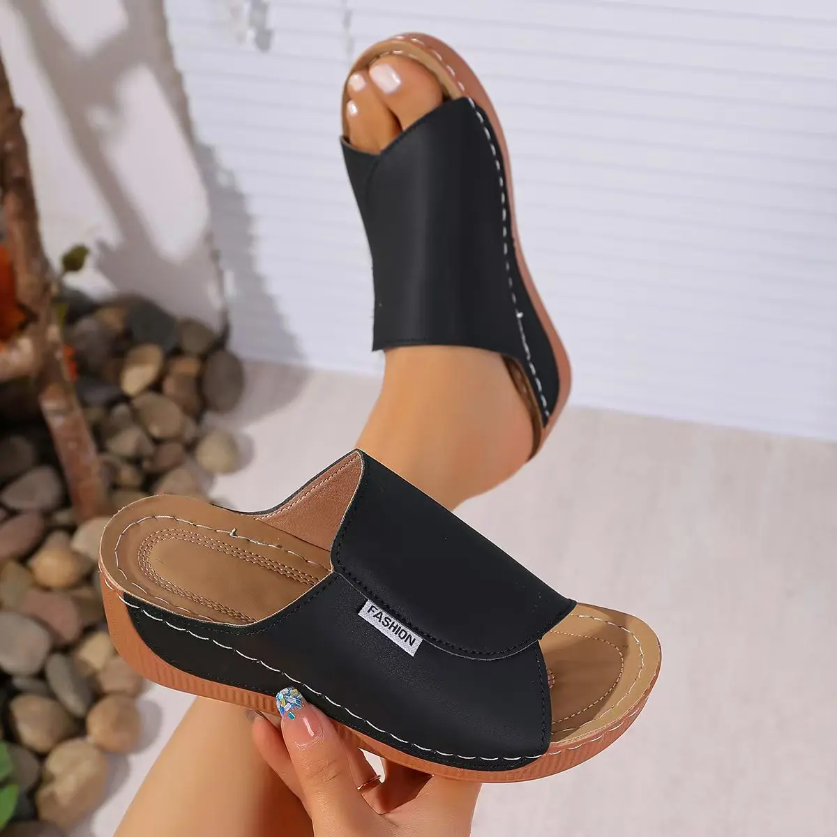 2026 New Slope Heel Non-slip Comfortable Female Beach Slippers Summer Solid Color Outdoor Leisure Holiday Style Roman Slippers