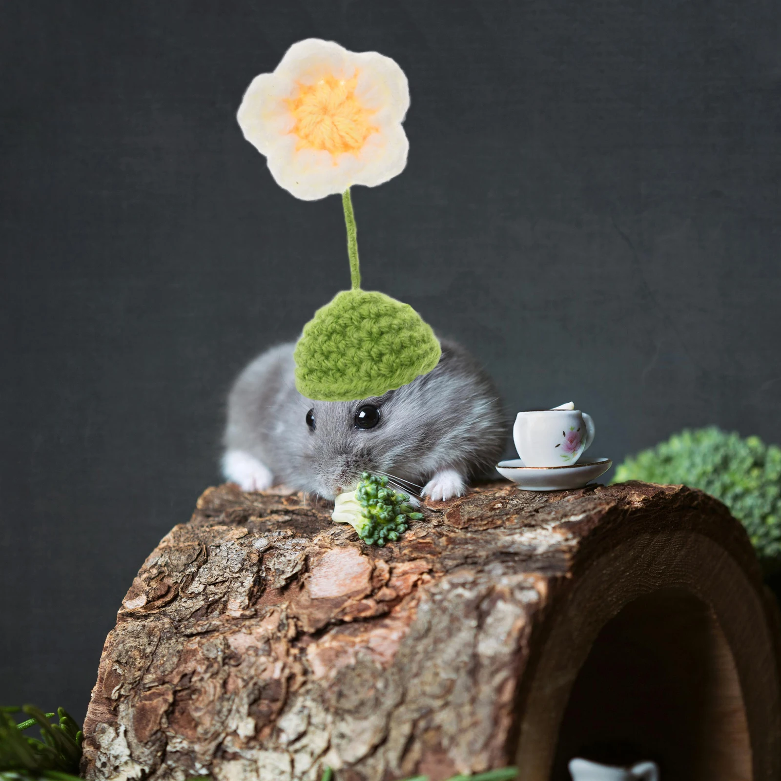 

Cute Small Pet Hats Knitted Yarn Hat for Hamsters Guinea Pigs Lightweight Comfort Halloween Cosplay Photo Prop Accessories