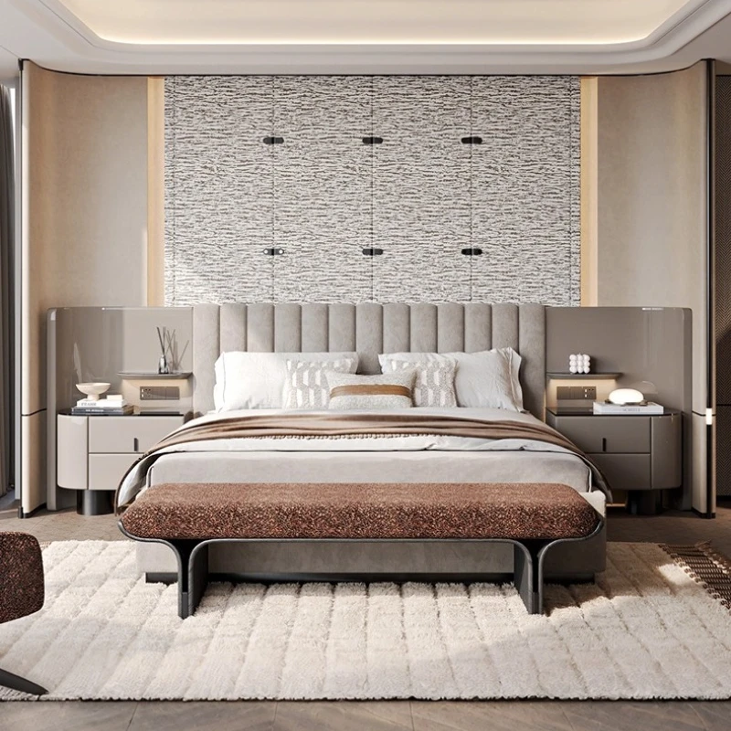 مقعد بجانب السرير لغرفة النوم الرئيسية على طراز المال القديم الإيطالي الفاخر، مقعد تغيير الأحذية في غرفة النوم #1