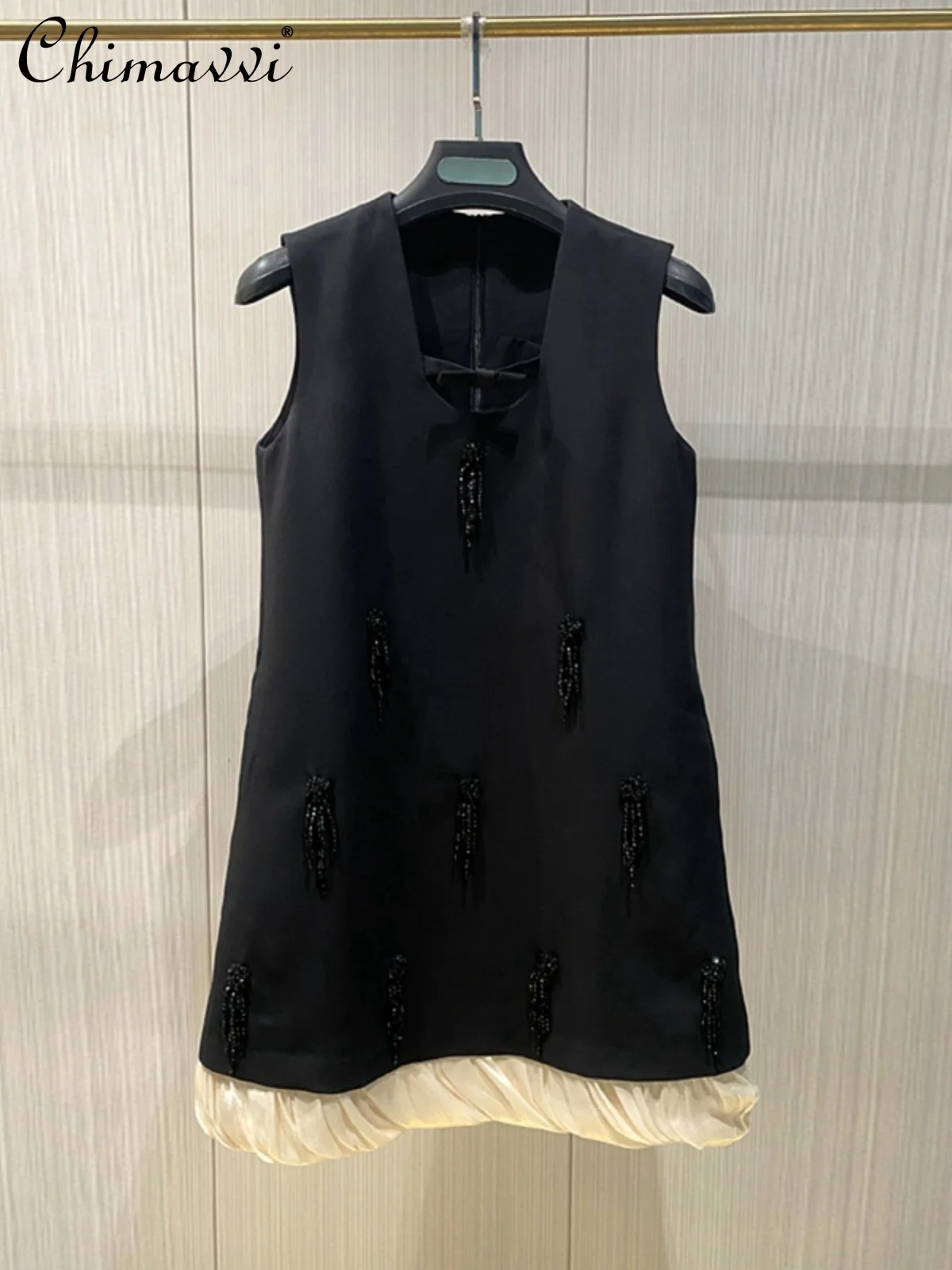 

Heavy Industry Beads Design Flounced Sleeveless Vest Dress 2024 Summer New Fashion Round Neck Loose Mini Black Dress Women