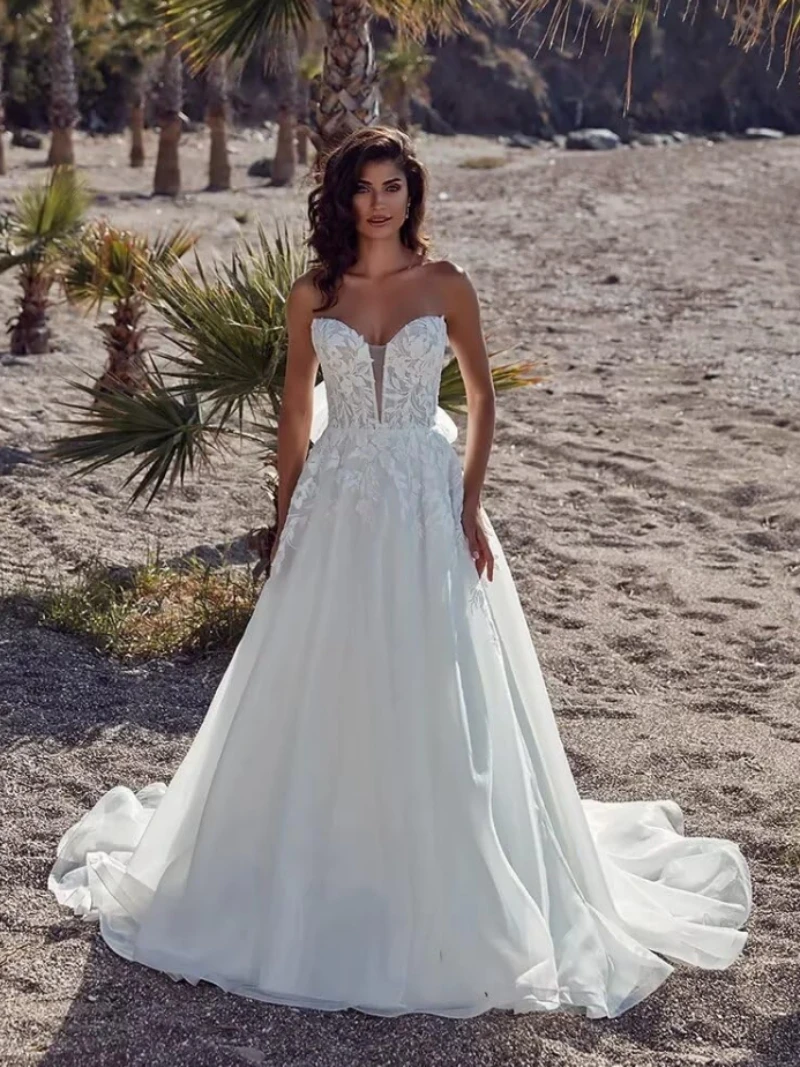 

Strapless Lace Applique Wedding Dresses for Bride Long Beach Boho A Line V Neck Tulle Bride Gowns