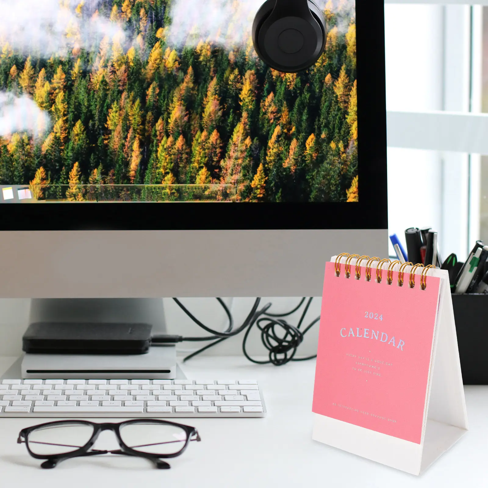 

2024 Desktop High-Value Mini Desk Calendar Thick Paper Standing Office Monthly Planner Flip Calendar for Daily Use