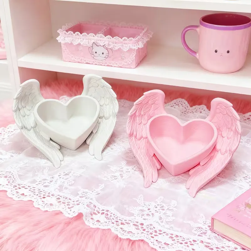 Valentine's Day - Art Deco Style Heart-Shaped Tray, Random Color, Multifunctional Organizer That Combines an Elegant Key Holder and Display Stand Suitable for Entrances, Living Rooms, Kitchens, and Home Decor. Home Storage, Decoration