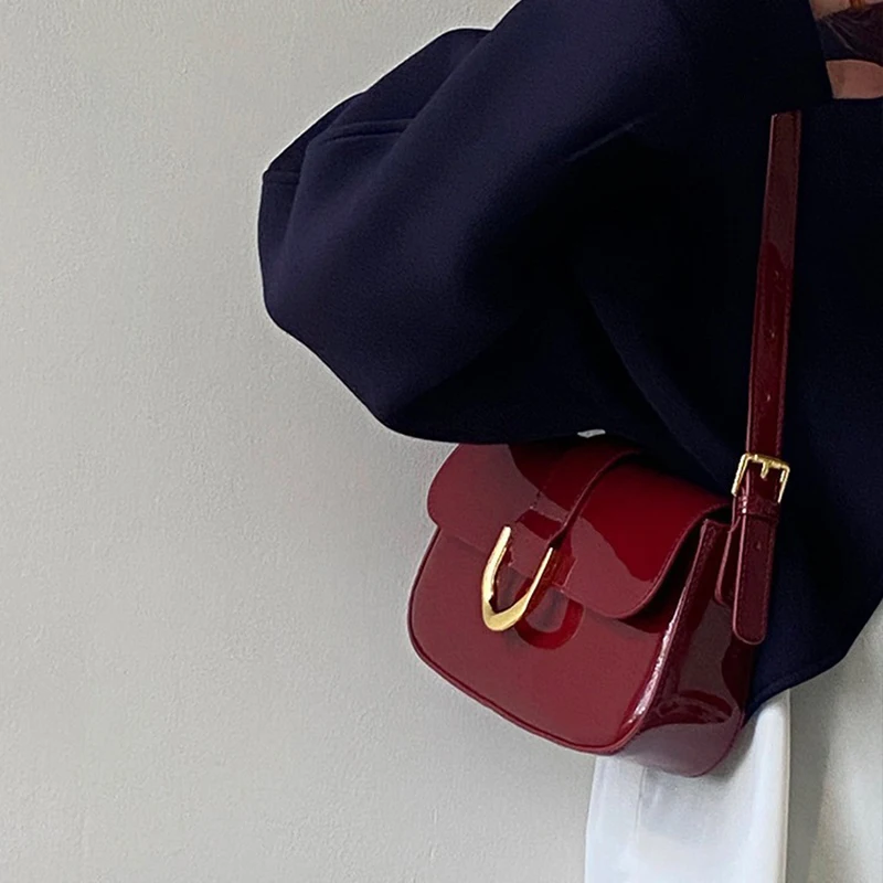 Women Fashion Crossbody Bag Red Vintage Saddle Small Patent Leather Shoulder Bag Luxury Design Ladies Trend Flap Handbags