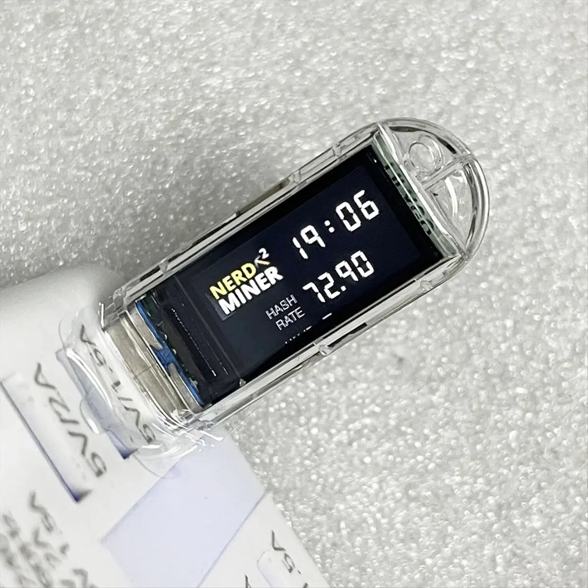 سبتمبر. آلة تعدين USB صغيرة NerdMiner V2 74KH/S USB BTC جهاز تعدين التشفير منفرد اليانصيب مينر BTC منفردا التعدين مع العرض