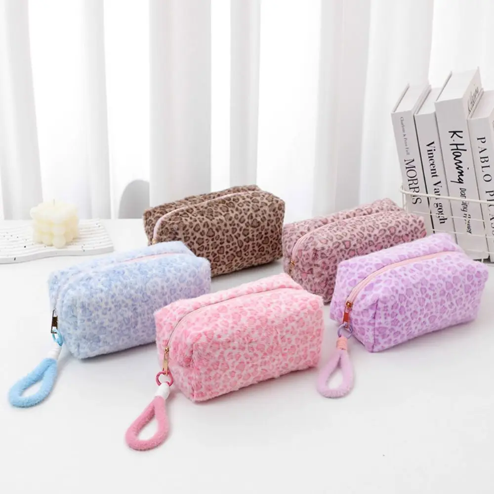 Casual Cosmetic Bag Large Capacity Leopard Print Pattern Leopard Print Cosmetic Bag Lightweight Portable Fluffy Makeup Bag