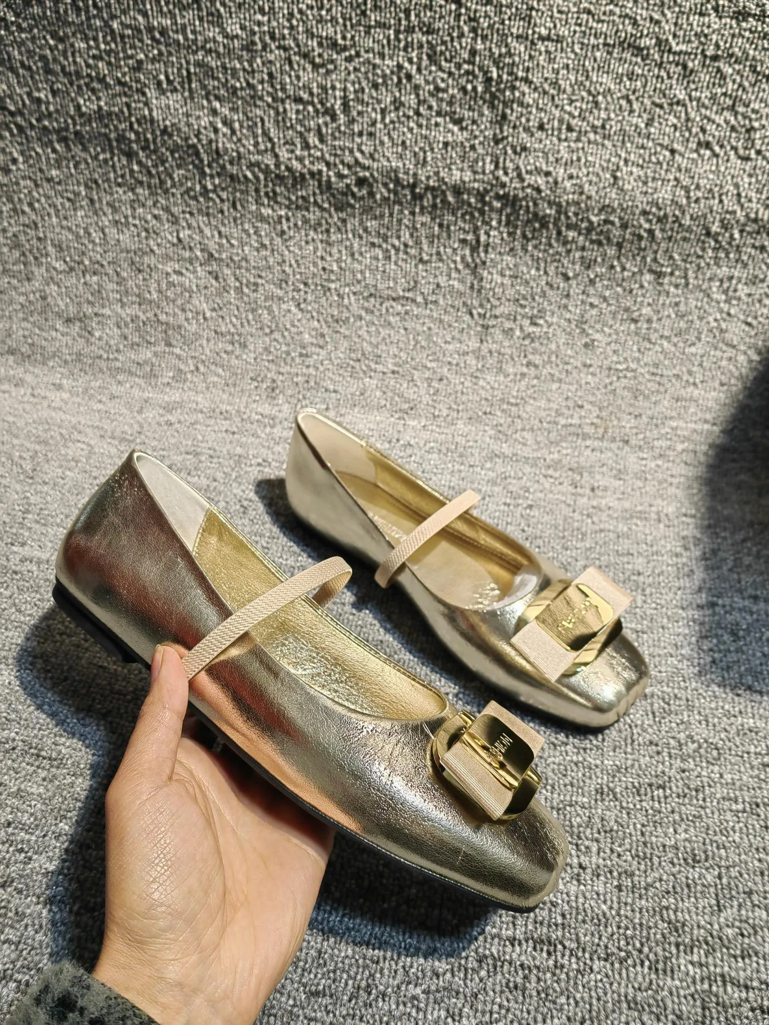 2024 Classic Style Women's Flat Shoes Small Heel Genuine Leather Teacher Girls Women's Casual Fashion Sandals