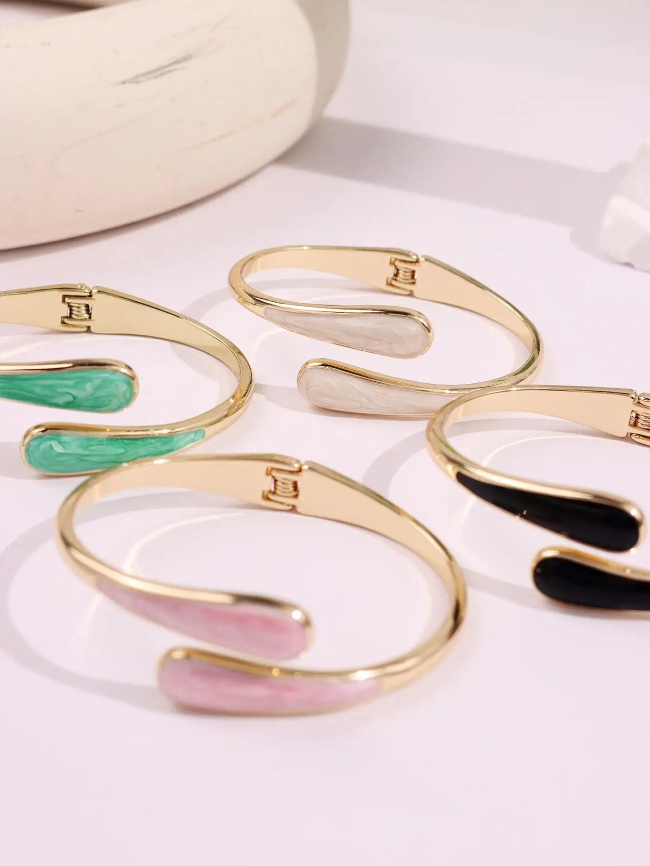 تتلاشى اللون قطرة النفط المفتوحة العضوية نحيلة سوار عصري غير النظامية هندسية على شكل دمعة المرأة مجوهرات جديد #5