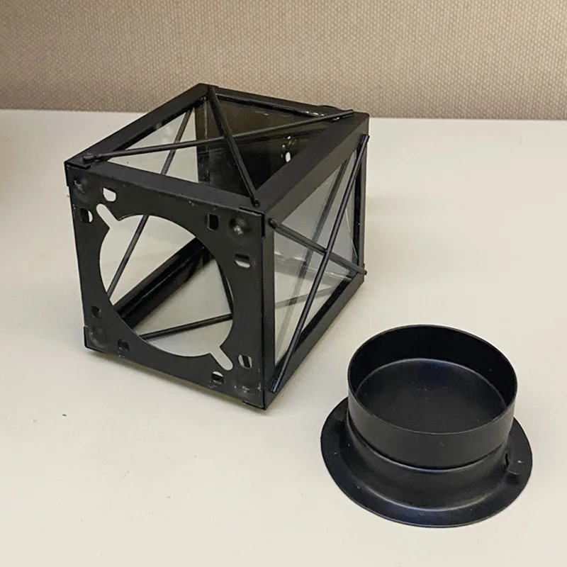 1PC Retro Romantic Lantern Candle Stand Metal Wedding Outdoor Garden Tea Light Creative Hand-held Iron Candle Holder Home Decor
