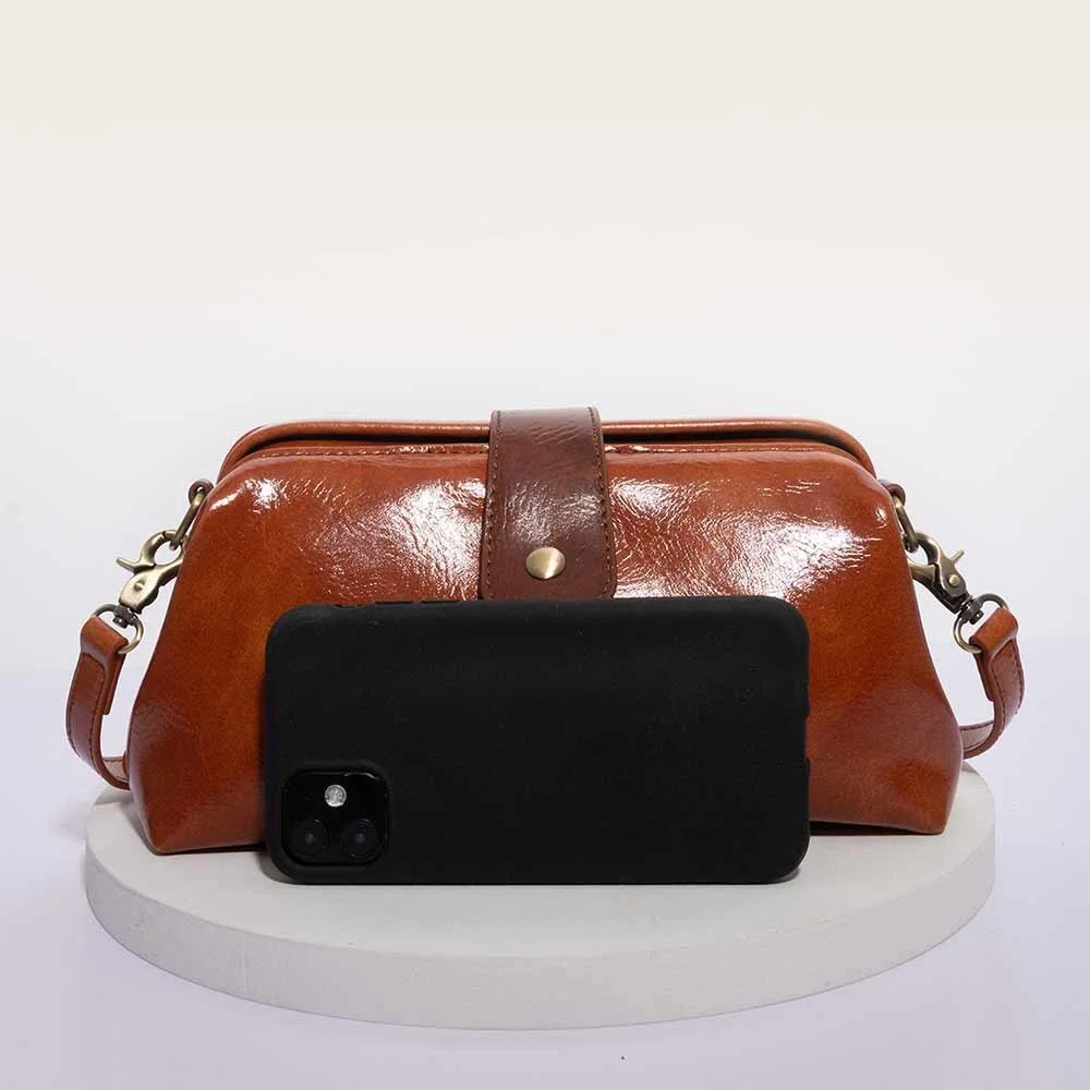 New Oil Wax PU Leather Shoulder Bag Retro European and American Style Doctor Clip Bag Crossbody Shoulder Purses Mini Bag