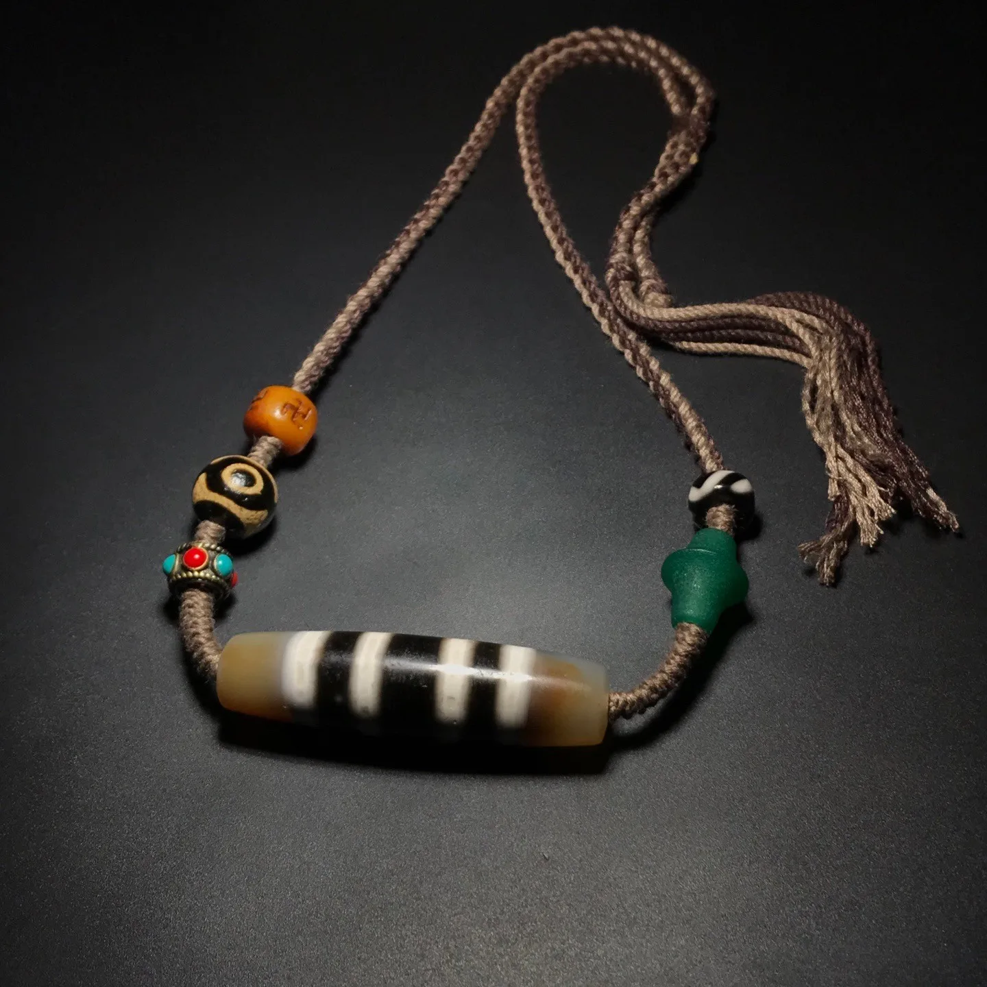 Magic Power Tibetan Old Oily Agate DZi 4 Lines Bead Necklace J0401