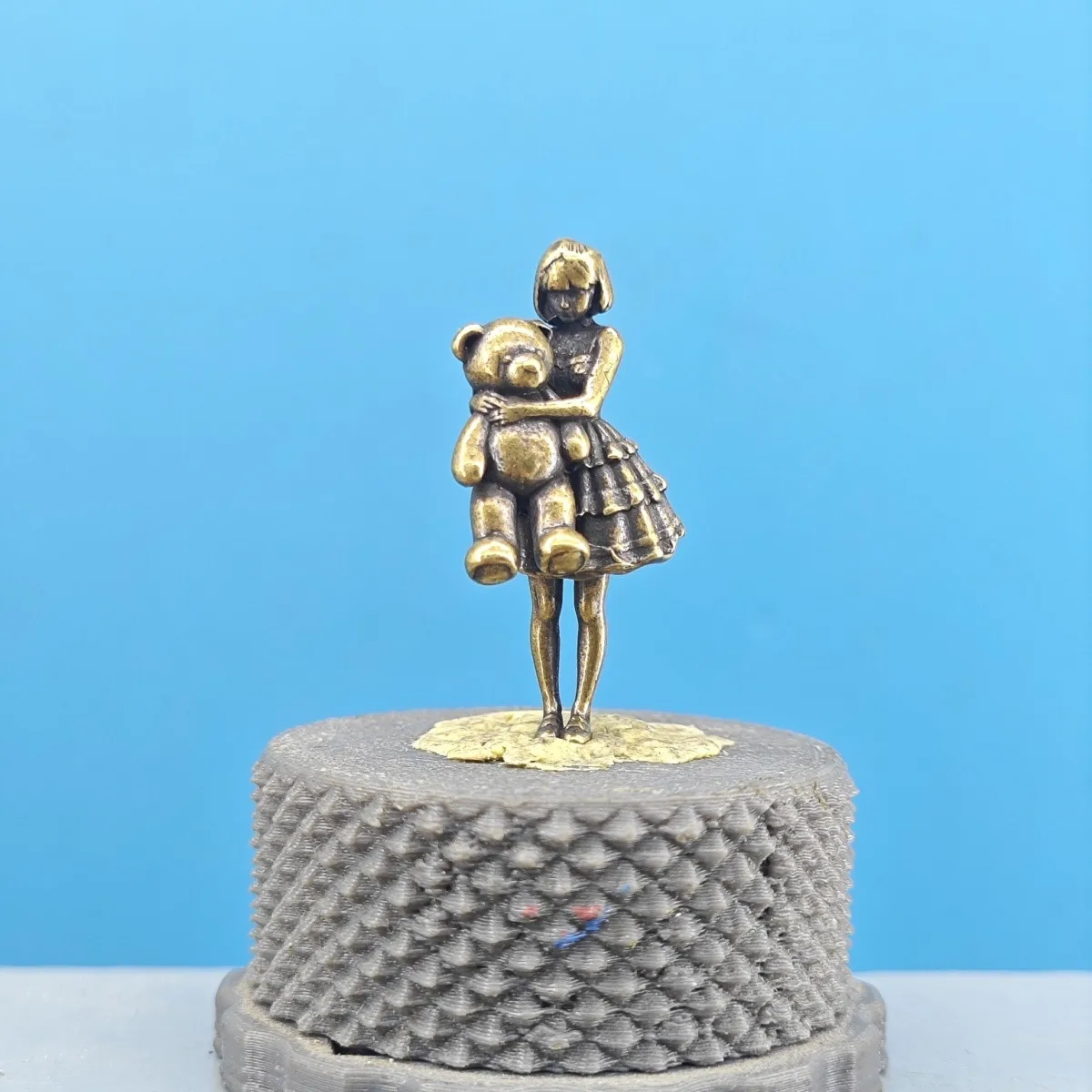 Vintage Brass Girl Hugging Teddy Bear Miniature Figurine Terrarium Decor Miniature Landscape Diorama Bonsai Scene
