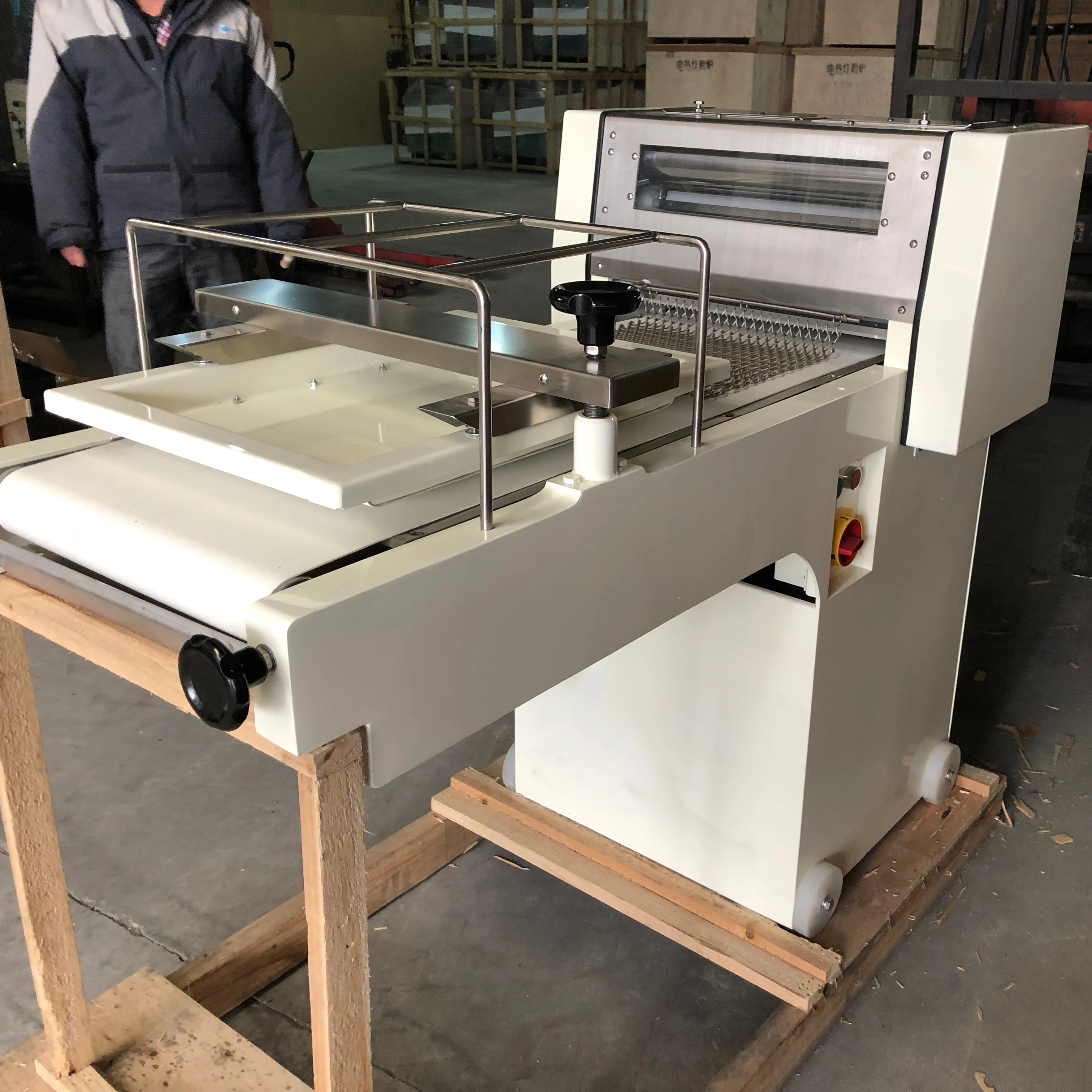 

Commercial French Bread Dough Maker Machine New Condition Electric Toast Dough Moulder Baguette Roller Shaping