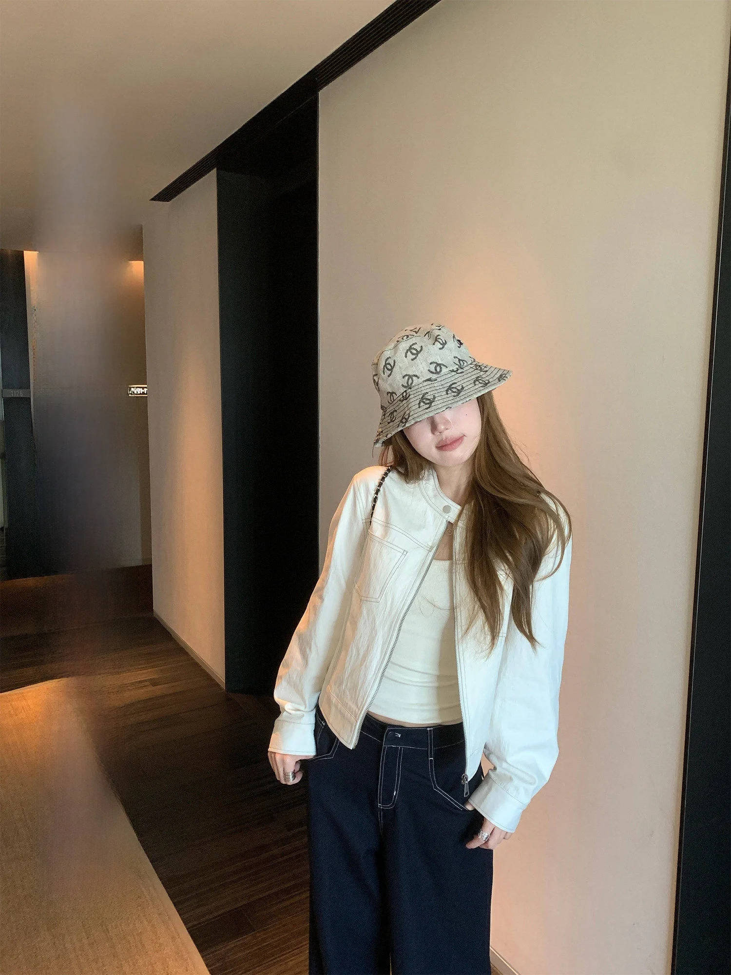 

Yuzhiqi Elegant Early Spring 2026 New Style Short Jacket Women's Fashion Trend Beige Color Zipper Casual Style Long Sleeve