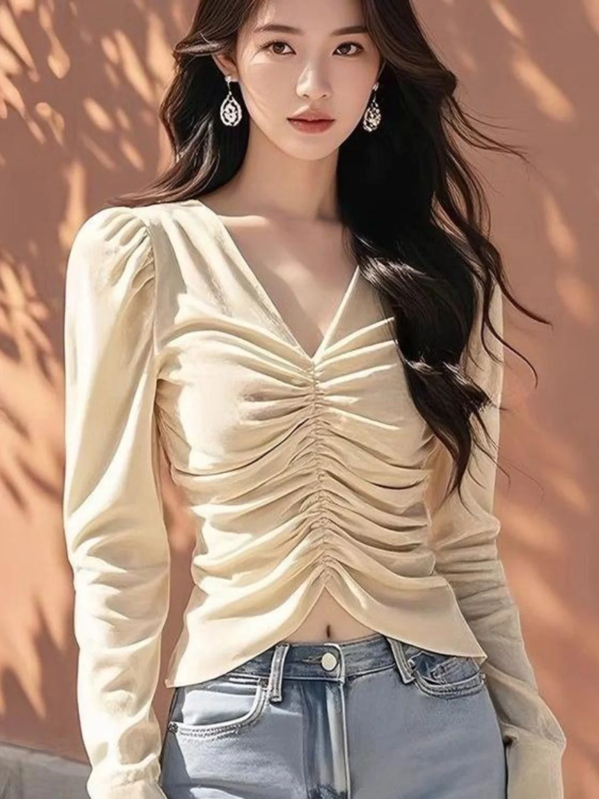 

Женский модный асимметричный топ с V-образным вырезом, плиссированными рукавами-фонариками и длинными рукавами для осени и зимы, омолаживающий образ