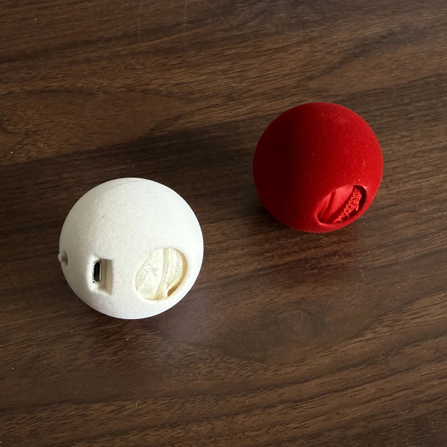 Seta elettrica a palla - Velocità rapida (Rosso/Bianco) Trucchi magici La seta scompare a palla che appare Illusioni sceniche di magia Espedienti Prop