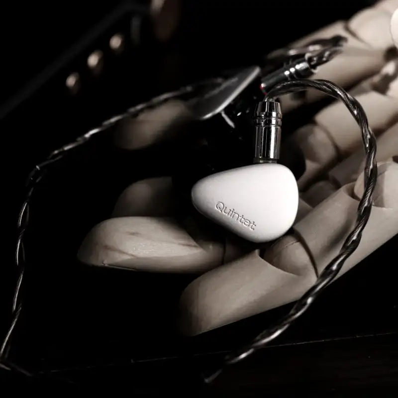 Vorbestellung: Kiwi Ears Quintet 1DD + 2BA + 1 Planar + 1 PZT In-Ear-Monitor mit austauschbarem 2-poligem Kabel und ausgewogener Klangsignatur. – Detail 5