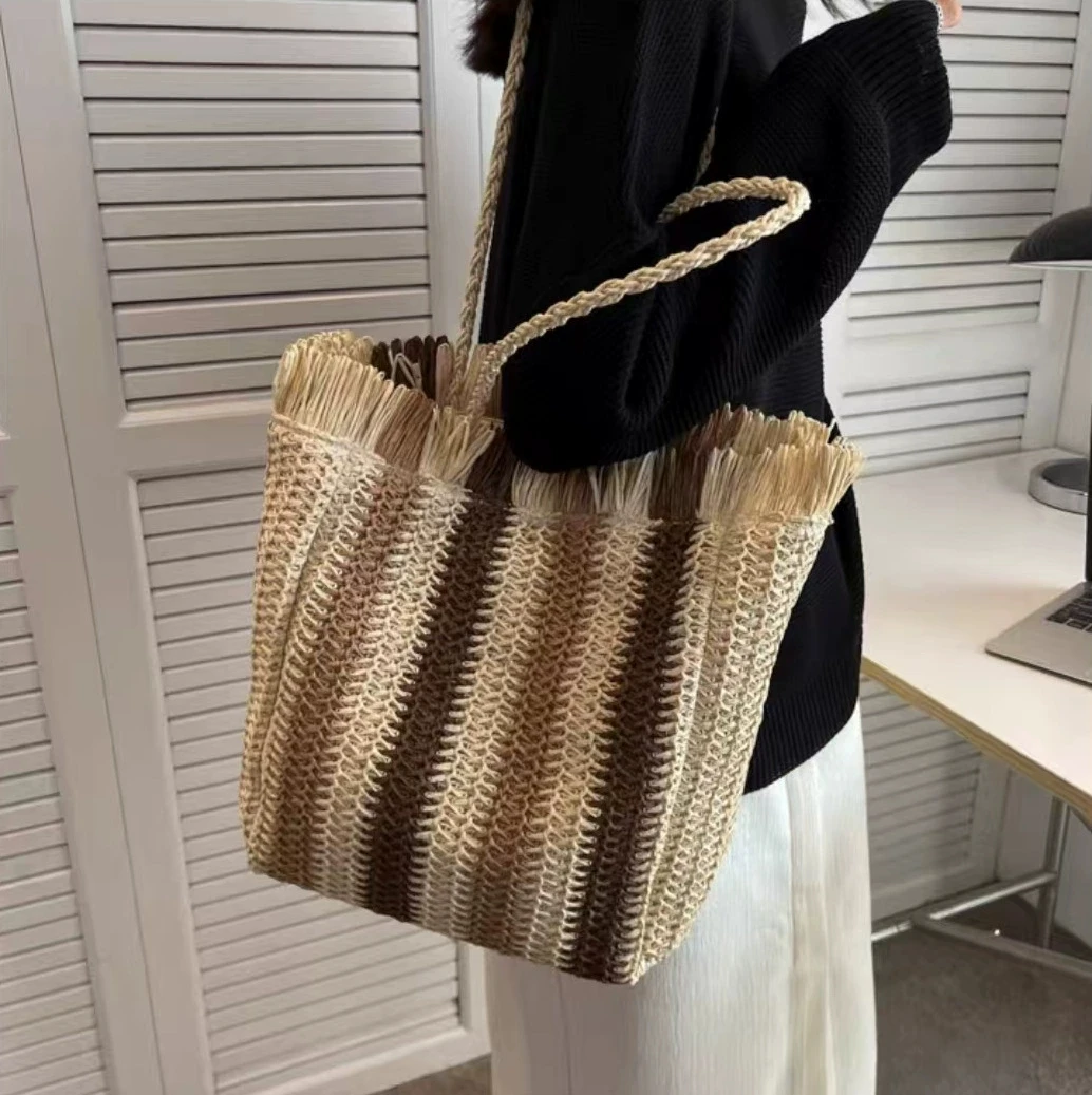 

Patchwork Striped Beach Straw Bag Large Capacity Shoulder Bag For Women Handmade Woven Handbag Raffia Rattan Bag Casual Tote Bag