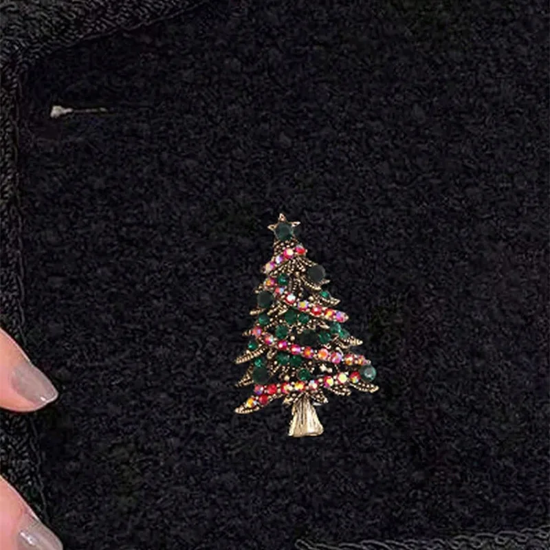 Fashion Christmas Tree Crystal Brooches For Women Bijoux Vintage Clothes Accessories