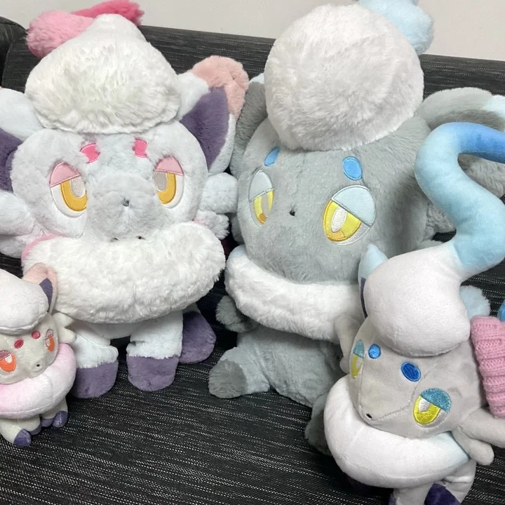 Juguetes de peluche genuinos de PokéMon, serie de abrazo esponjoso, juguete de peluche, Bola de pelo de oruga, muñeco de compañero calmante, regalo de cumpleaños para niños