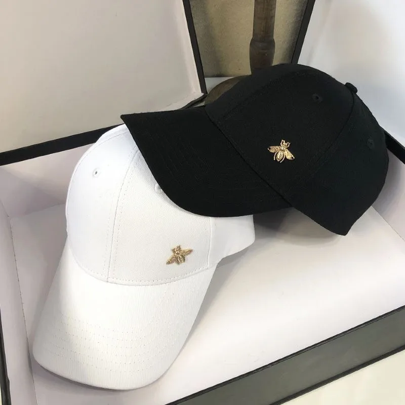 The new white baseball cap for women is fashionable and versatile small circumference travel trend
