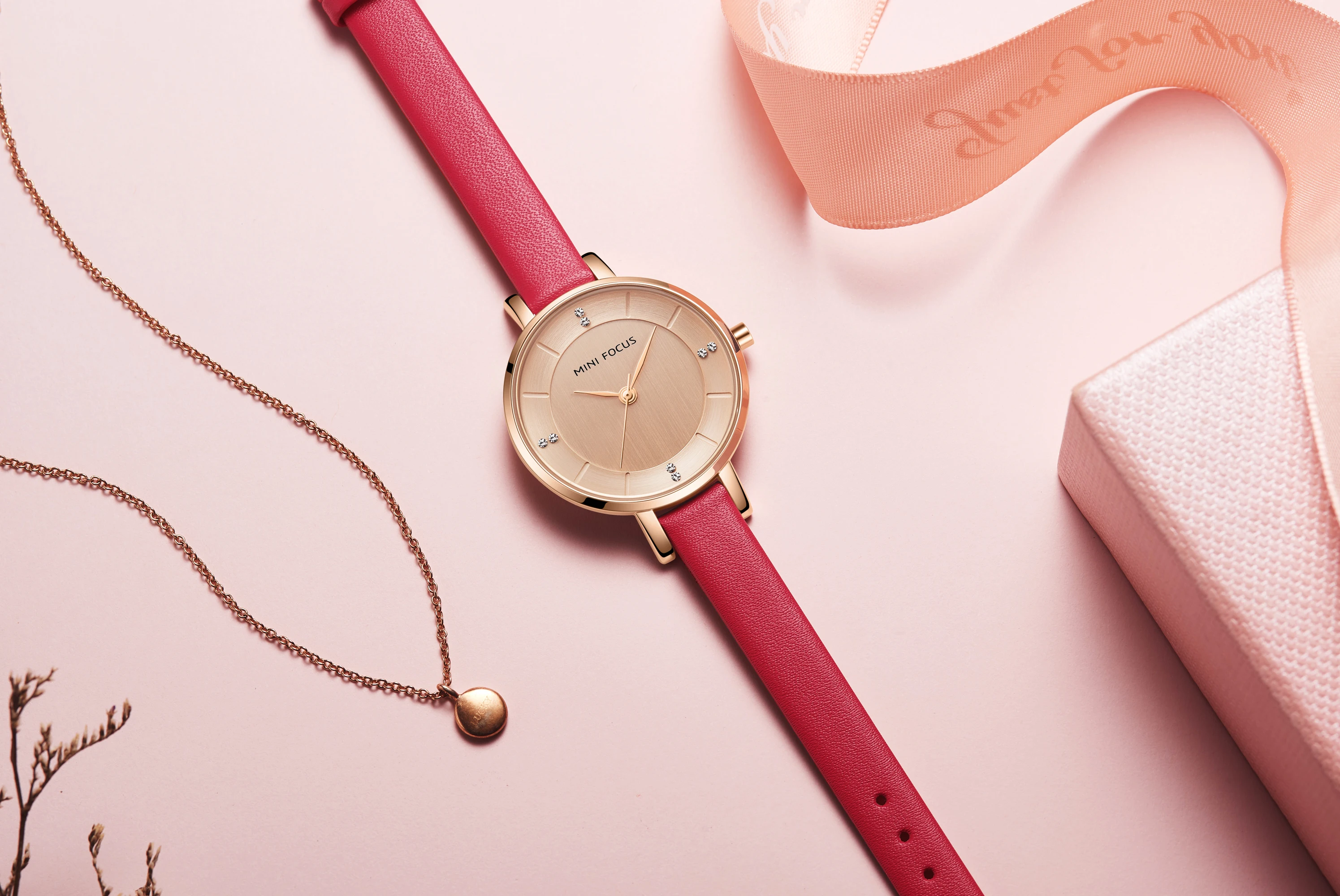 MINI FOCUS MF0255L Big Dial Diamonds Watches Women Fashion Leather Strap Water Resistant Quartz Wristwatch