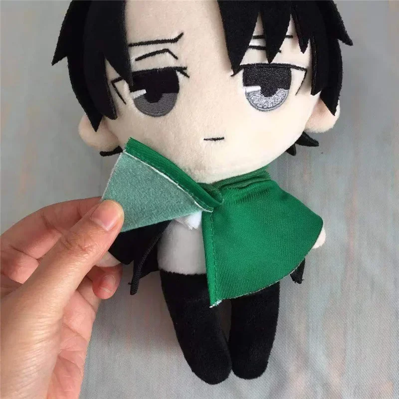 Ataque a los Titanes juguetes de Peluche Levi Ackerman muñecos de Peluche de dibujos animados Eren Jaeger figura de Peluche almohada niños regalos de navidad