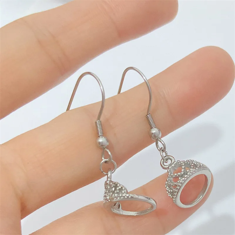 

New Crown Stainless Steel Earrings With High Quality And French Personality