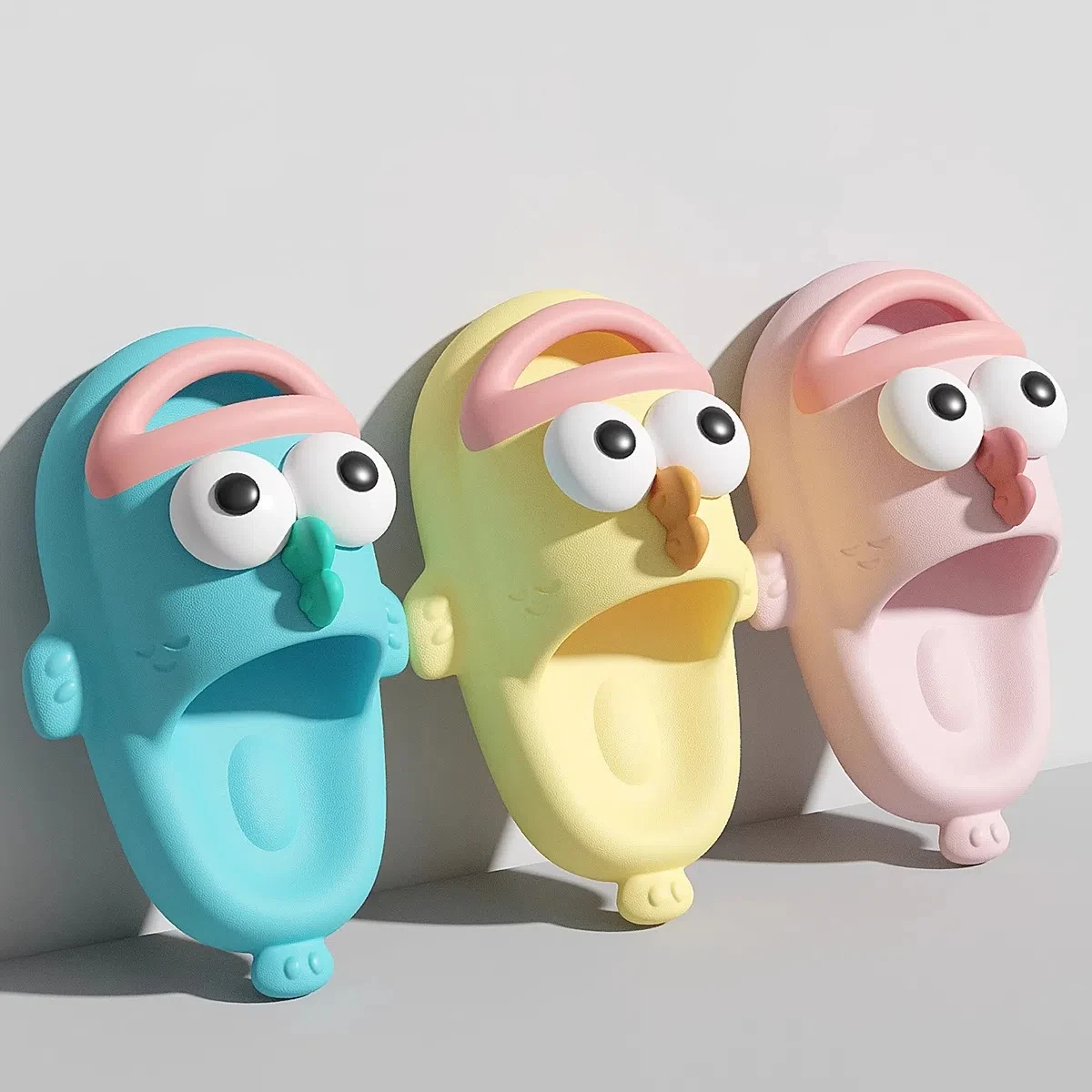 

Women Summer Clownfish Slippers Funny Personalized Creative Cartoon Design EVA Home Slippers Bathroom Garden Shoes Girls Boys