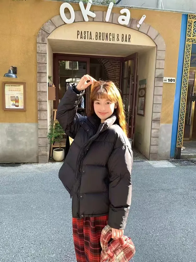 

Черная короткая утепленная куртка-пуховик для женщин: модная, свободная, объемная, теплая зимняя верхняя одежда в корейском стиле