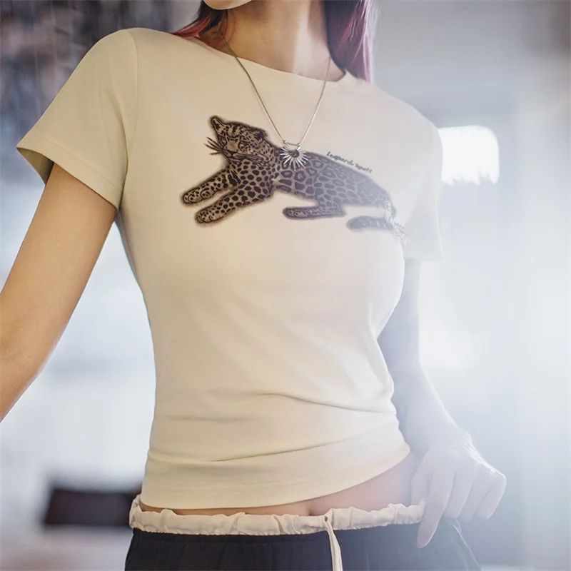 Maden Women’s Slim Fit Animal Printed Short Sleeve T-Shirt  Beige Crew Neck Tee Basic TOP Streetwear For Spring Summer