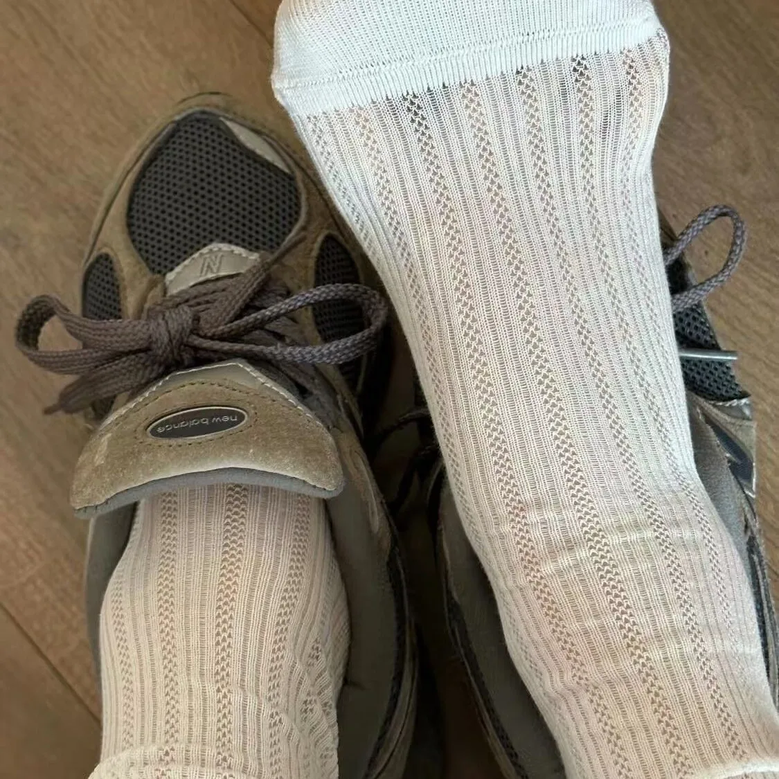 4 Pasang Kaus Kaki Pergelangan Kaki Jaring Bernapas Modis untuk Wanita dengan Ikatan Simpul