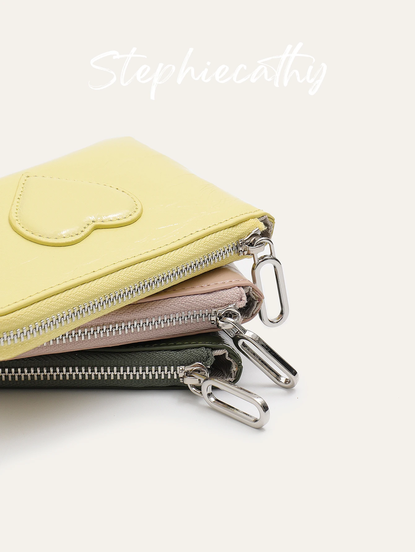 SC Women Textured Oil Wax Leather Zipper Short Wallet Heart Decoration Multi Card Slots Coin Purse with Keychain Portable Daily