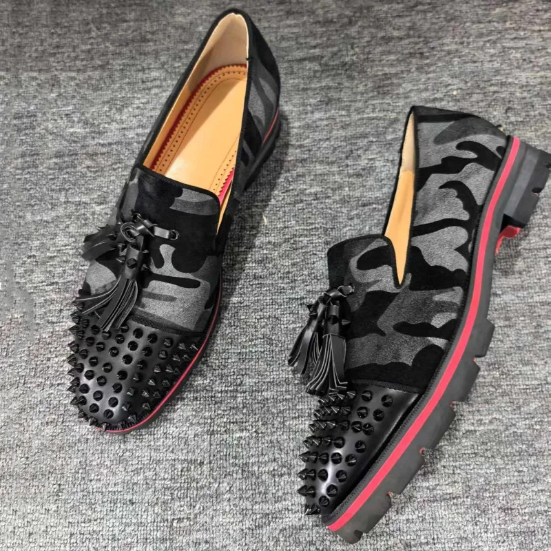

Round Toe Rivet Loafers Slip-On Tassel Casual Shoes for Men Spring Black Studs Fringe Flat Shoes Brand Designer