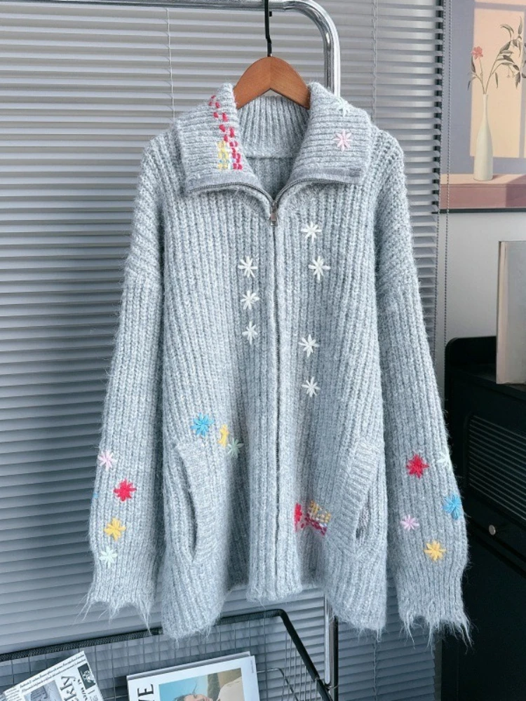 

American Vintage Cardigan Turtleneck Zipper Pockets Flower Embroidery Knit Tops Lazy Style Sweaters 2025 Loose Women's Clothing