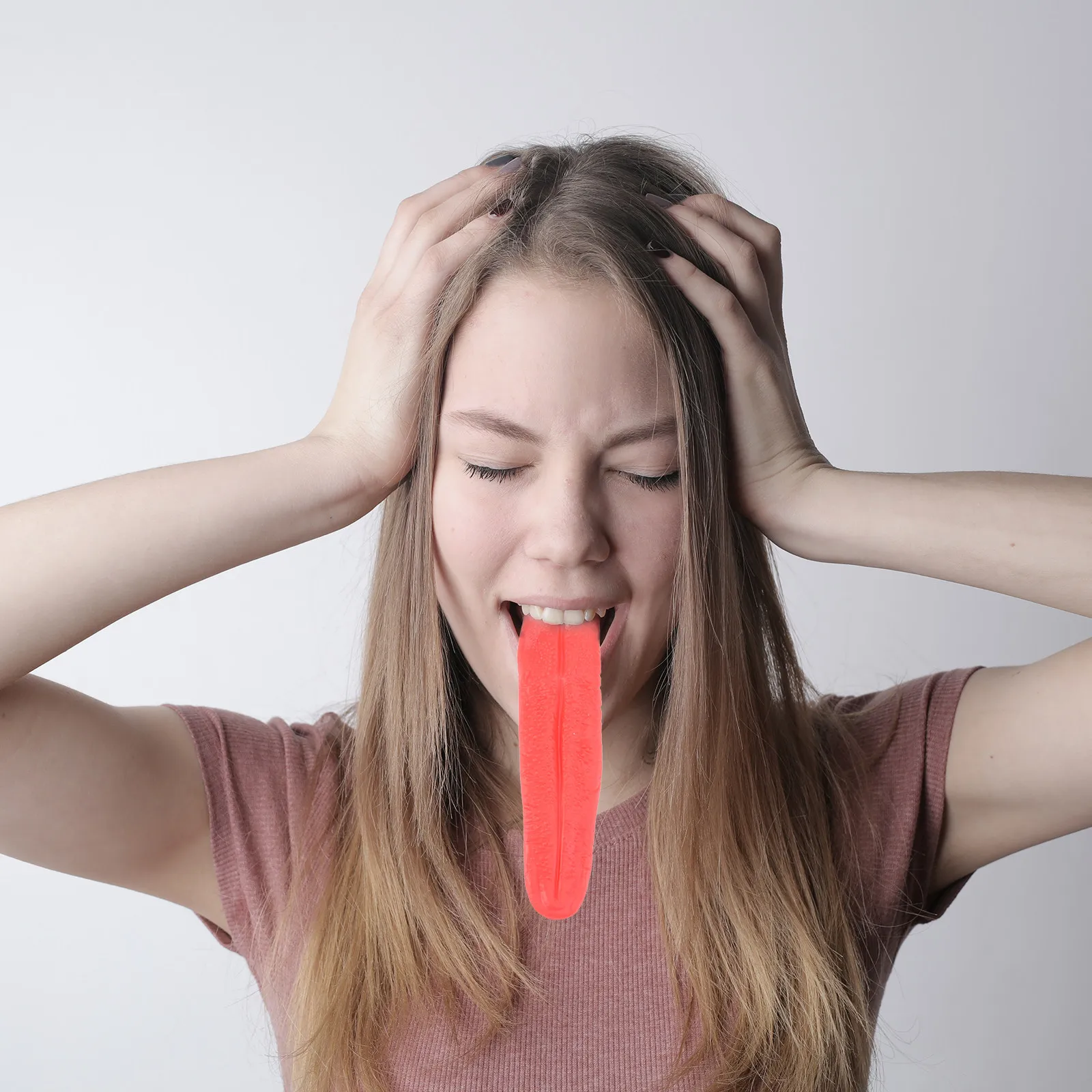 

Lifelike Artificial Tongue Prop Red Flexible Rubber Design for Spooky Party Decor Haunted House Events Festival Cosplay Tongue
