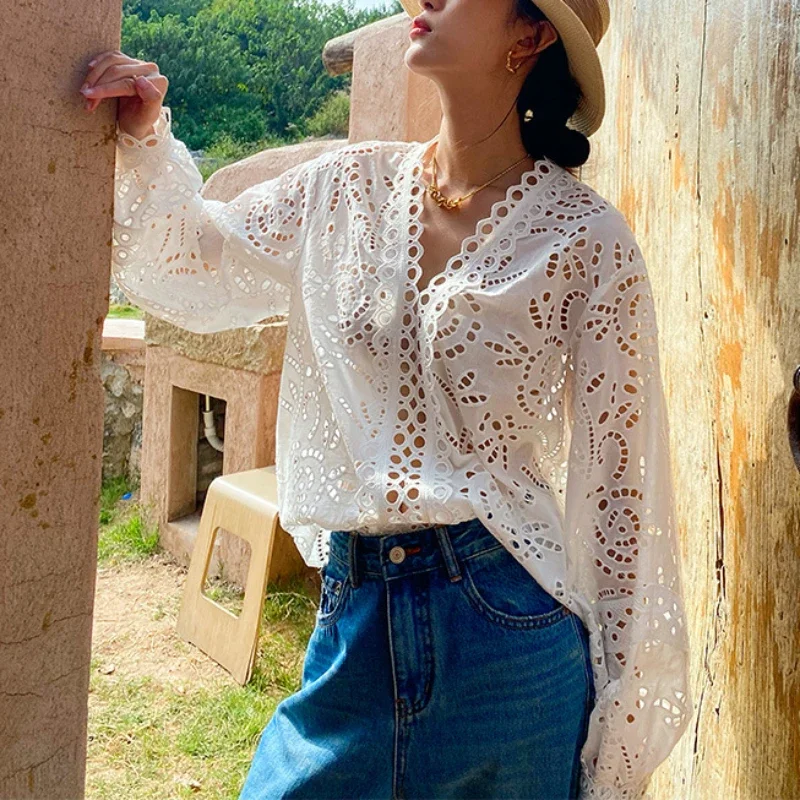

Long Sleeve V-neck White Blouses shirts Women Hollowed out Floral Embroidery Lace Cotton Boho Casual Summer Blouse Ladies Tops