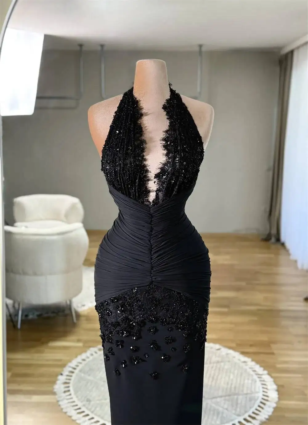 Customized Black Lace فساتين سهرة Sequins Evening Dresses Sleeveless Floor-Length Vestidos De Noiva Halter Neck Mermaid Gowns