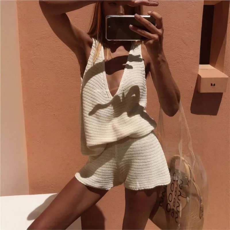 

2026 New Women's Knitted Deep V-Neck Cropped Tops High Waist Shorts Two-piece Summer Casual Suit