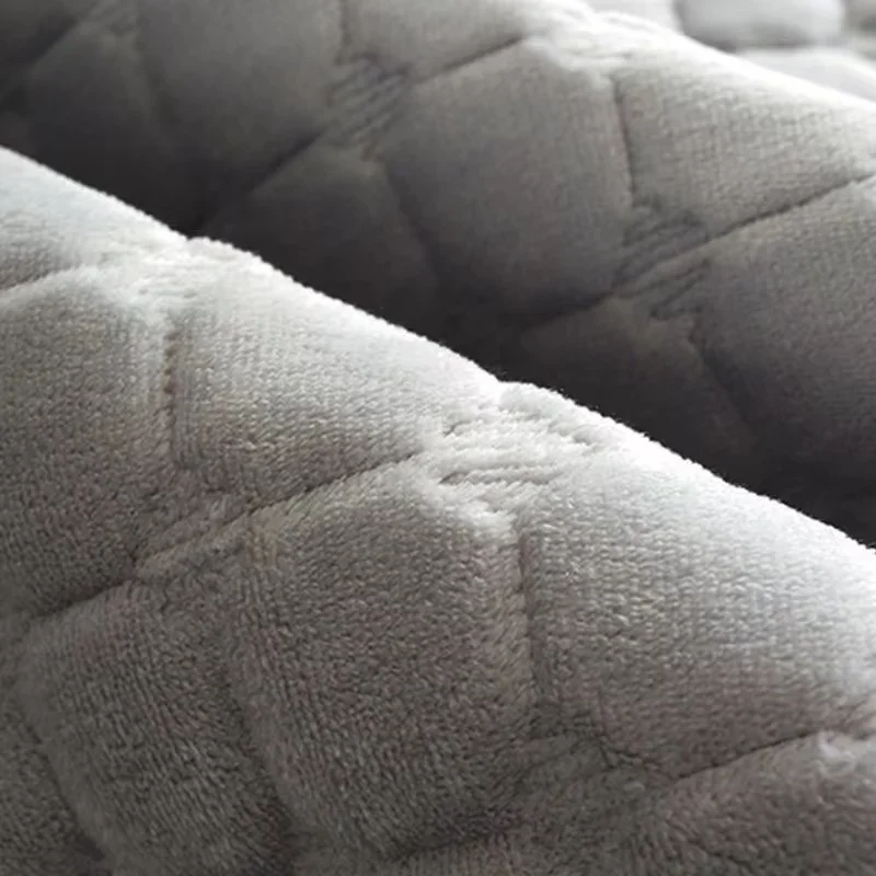 Solid Color Red Soft Thicken Flannel Quilted Sofa Towel Warm Plush Sofa Cover Anti-slip Couch Covers for Sofa Floor Mat