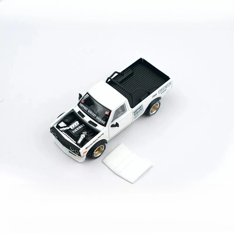 

1/64 DATSUN 620 White Pickup Alloy Model Car