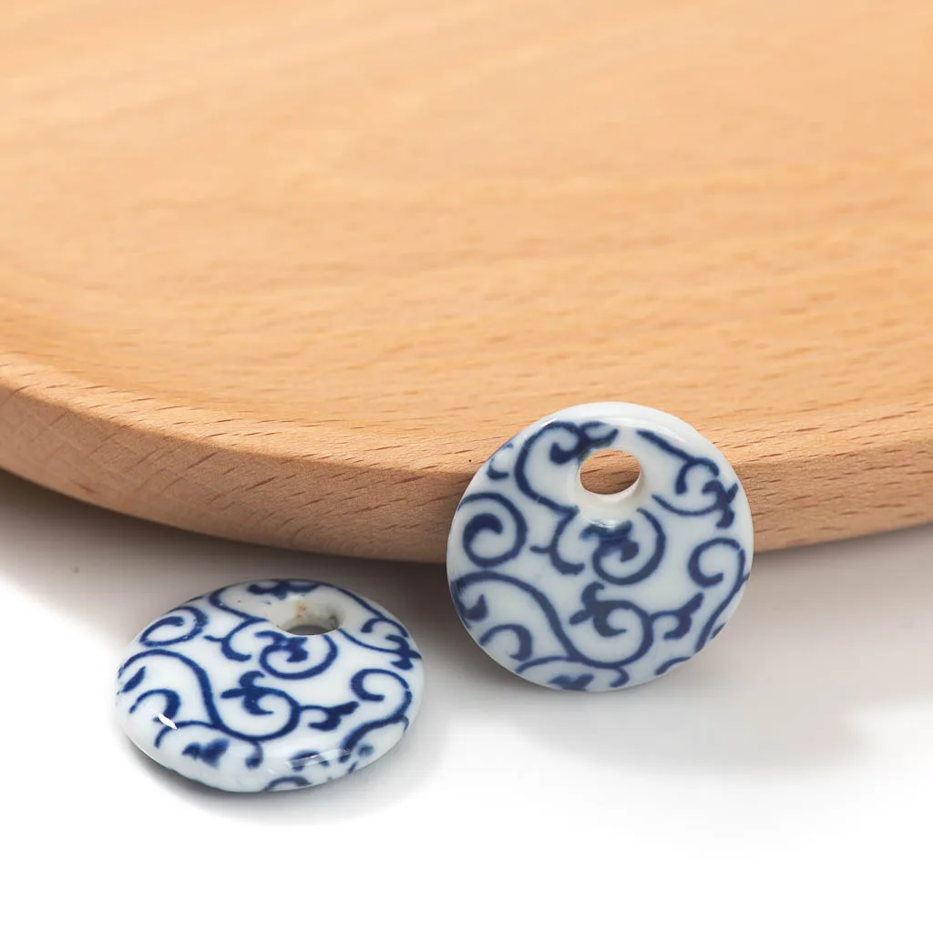 2pcs Blue And White Ceramic Pieces Antique Classic Artworks Vintage Style Timeless Beauty Charm Treasure Z813