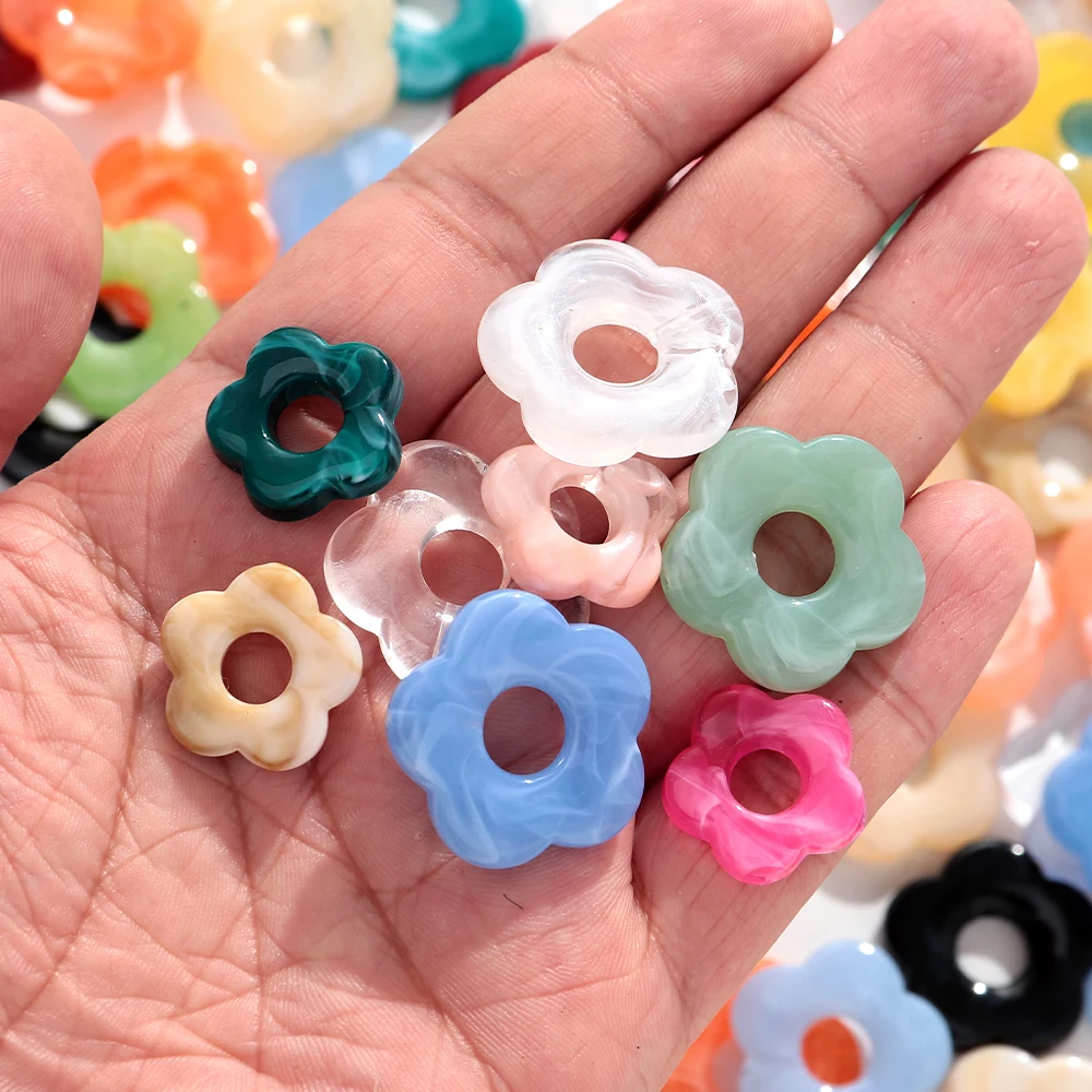 10 Stück Bunte Acryl-Blumenperlen, Hohle Harz-Gänseblümchen-Anhänger für DIY Schmuckherstellung, Halsketten, Ohrringe und Accessoires – Detail 3