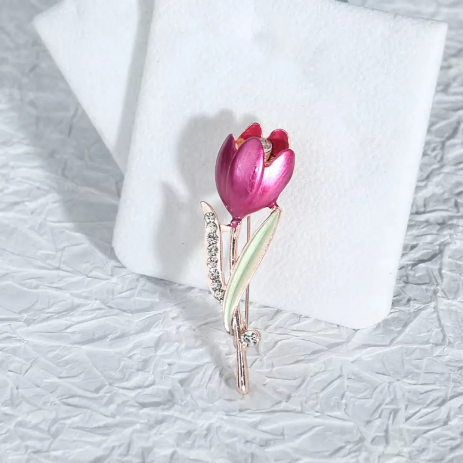 1Pcs Diamond Studded High-end Brooch Women's Scarf Buckle Alloy Chest Flower Cartoon Fashion Versatile Pearl Rhinestone