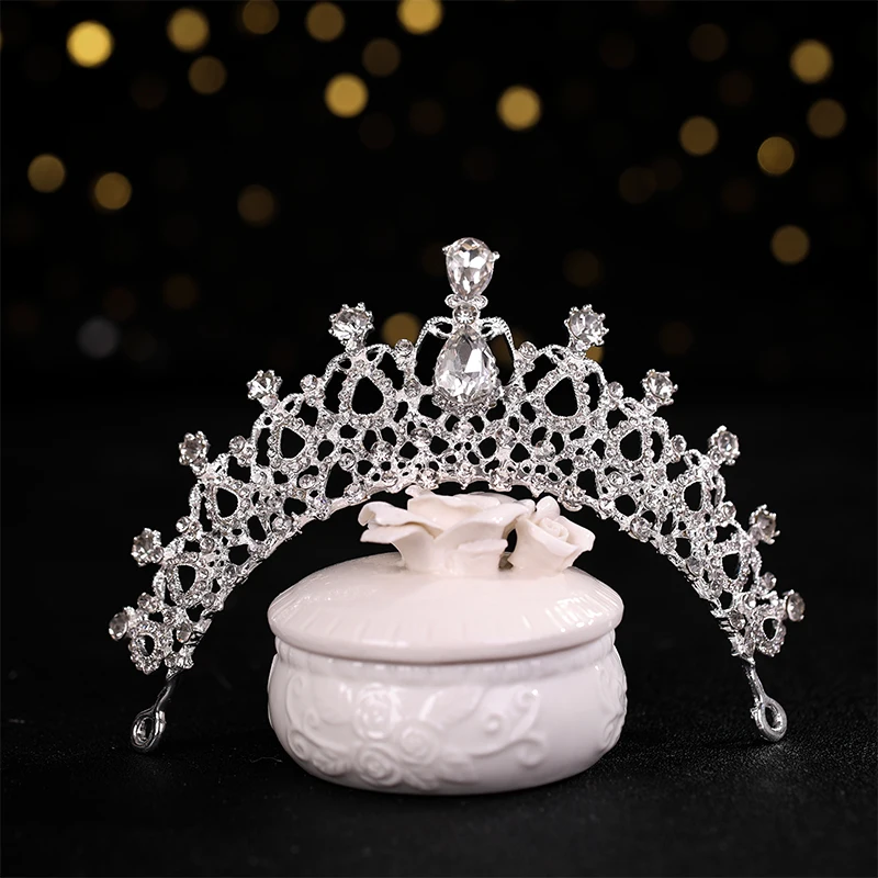 

Fashion Simple Golden Crown Bride Headdress Wedding Hairstyle Accessories Women's Princess Crystal Pearl Headdress Jewelry
